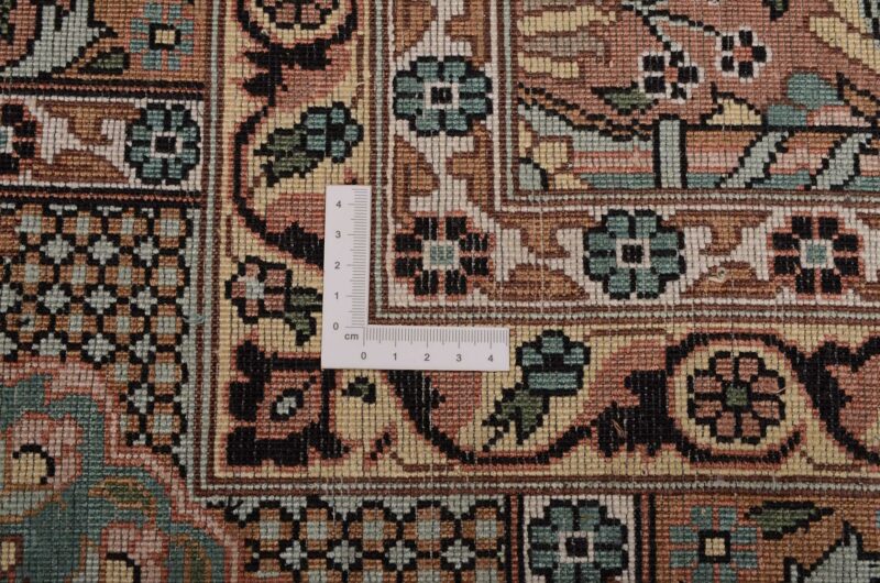 Kashmir Oriental Rug 272 × 369 cm, Silk, hand-knotted — view 3 Kashmir Oriental Rug 272 × 369 cm, Silk, hand-knotted — view 3