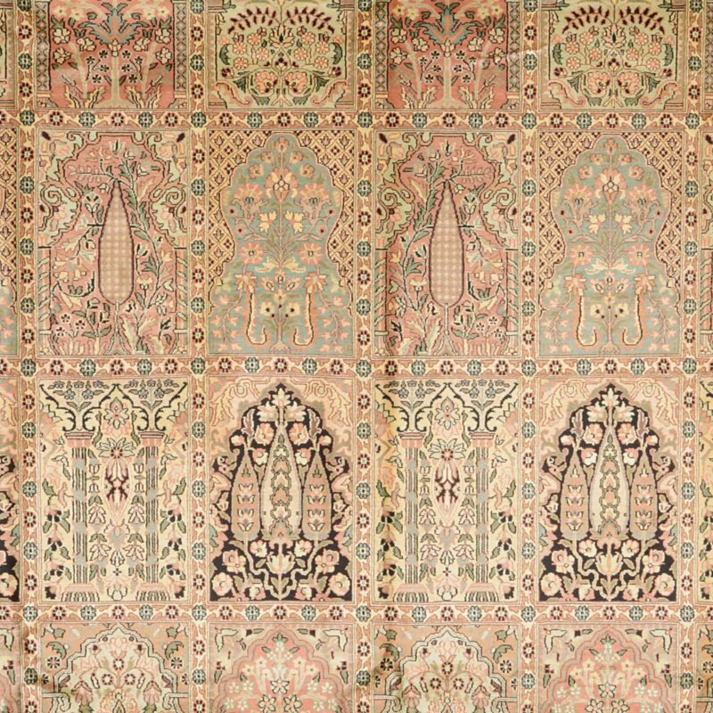 Kashmir Oriental Rug 272 × 369 cm, Silk, hand-knotted — view 5 Kashmir Oriental Rug 272 × 369 cm, Silk, hand-knotted — view 5