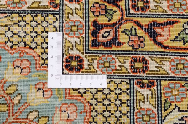 Kashmir Oriental Rug 274 × 376 cm, Silk, hand-knotted, fine — view 3 Kashmir Oriental Rug 274 × 376 cm, Silk, hand-knotted, fine — view 3