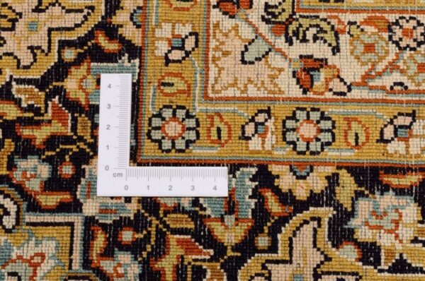 Kashmir Oriental Rug 275 × 367 cm, Silk, hand-knotted — view 3