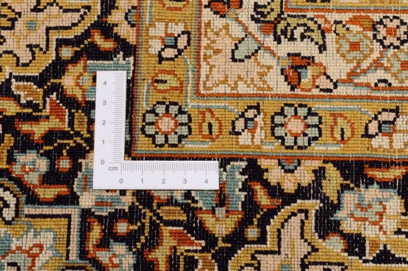 Kashmir Oriental Rug 275 × 367 cm, Silk, hand-knotted — view 3