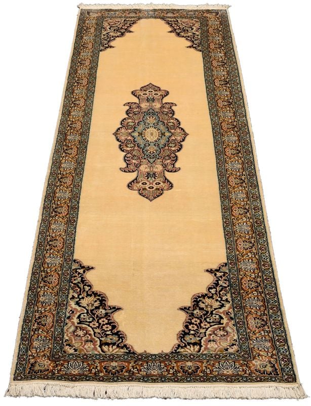 Kashmir Oriental Rug 77 × 326 cm, Silk, hand-knotted — view 2 Kashmir Oriental Rug 77 × 326 cm, Silk, hand-knotted — view 2