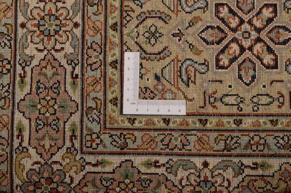 Kashmir Oriental Rug 82 × 310 cm, Silk, hand-knotted — view 3