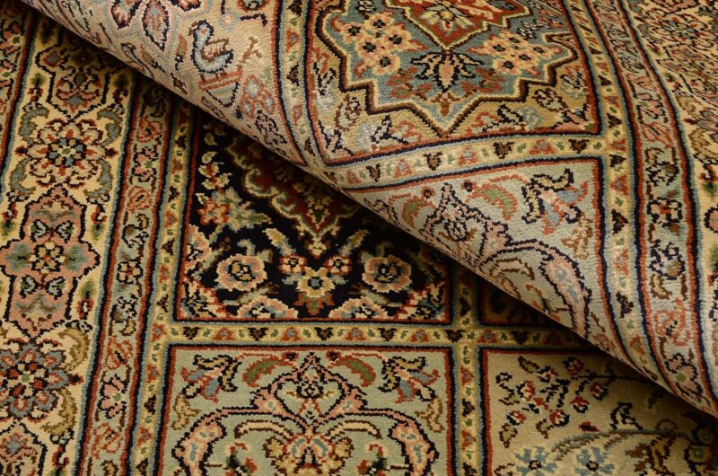 Kashmir Oriental Rug 82 × 310 cm, Silk, hand-knotted — view 4