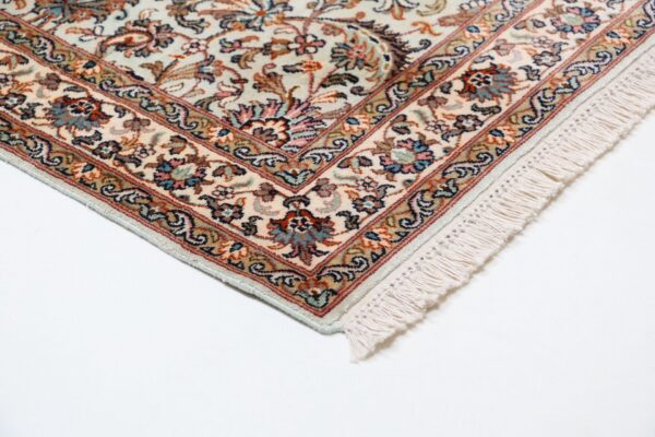 Kashmir Oriental Rug 83 × 303 cm, Silk, hand-knotted — view 6 Kashmir Oriental Rug 83 × 303 cm, Silk, hand-knotted — view 6