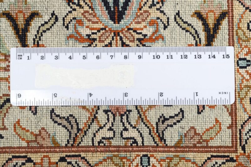 Kashmir Oriental Rug 83 × 303 cm, Silk, hand-knotted — view 11 Kashmir Oriental Rug 83 × 303 cm, Silk, hand-knotted — view 11