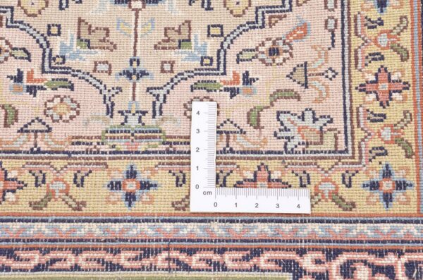 Kashmir Oriental Rug 92 × 296 cm, Silk, hand-knotted — view 4
