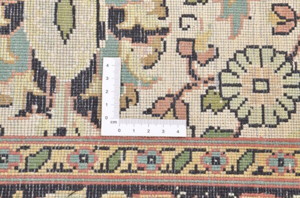Kashmir Oriental Rug 96 × 295 cm, Silk, hand-knotted — view 4 Kashmir Oriental Rug 96 × 295 cm, Silk, hand-knotted — view 4