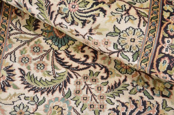 Kashmir Oriental Rug 96 × 295 cm, Silk, hand-knotted — view 5 Kashmir Oriental Rug 96 × 295 cm, Silk, hand-knotted — view 5