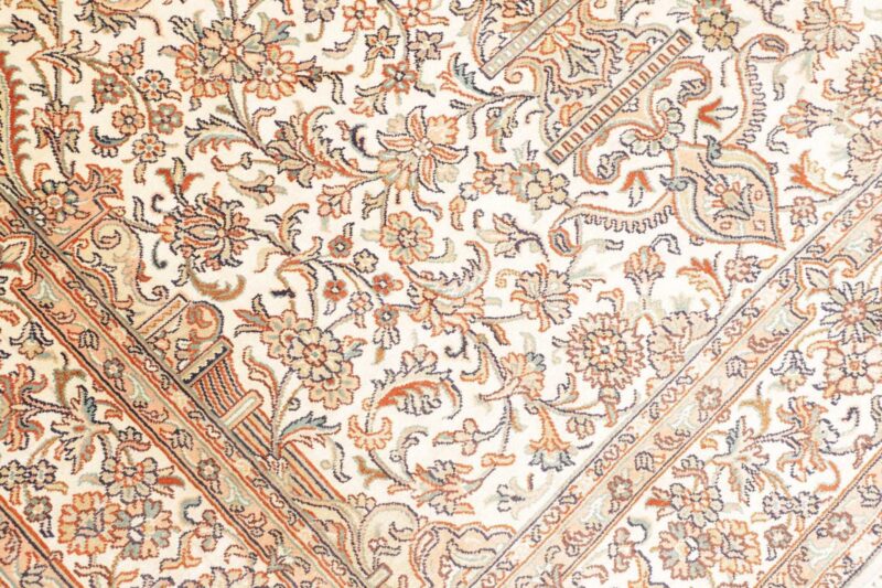 Kashmir Oriental Rug 127 × 185 cm, Silk, hand-knotted — view 6