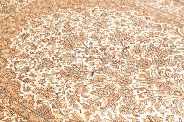 Kashmir Oriental Rug 127 × 185 cm, Silk, hand-knotted — view 7