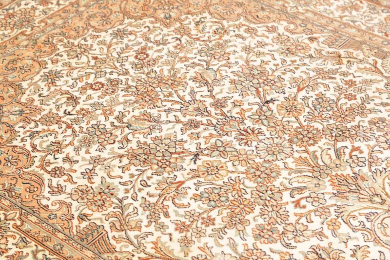 Kashmir Oriental Rug 127 × 185 cm, Silk, hand-knotted — view 7