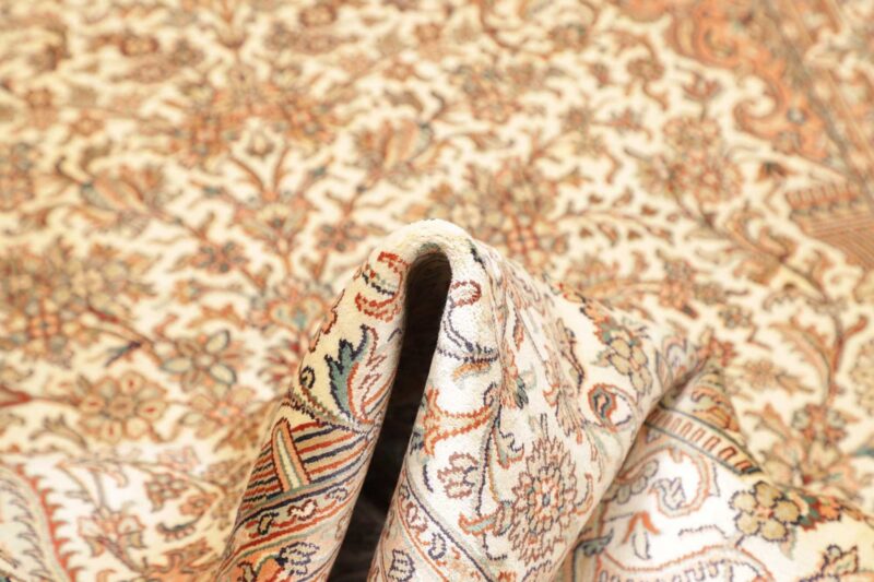 Kashmir Oriental Rug 127 × 185 cm, Silk, hand-knotted — view 9