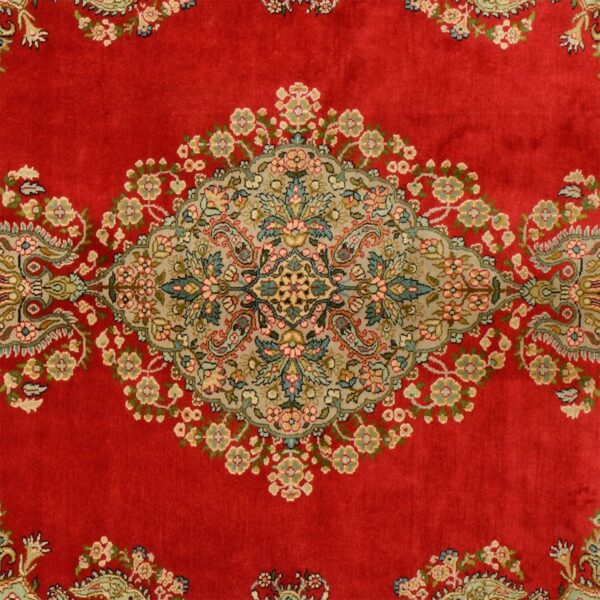 Kashmir Oriental Rug 137 × 197 cm, Silk, hand-knotted, refined — view 4 Kashmir Oriental Rug 137 × 197 cm, Silk, hand-knotted, refined — view 4