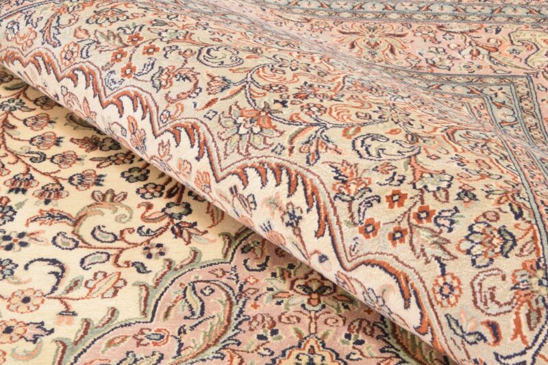 Kashmir Oriental Rug 170 × 250 cm, Silk, White/Beige, hand-knotted — view 4