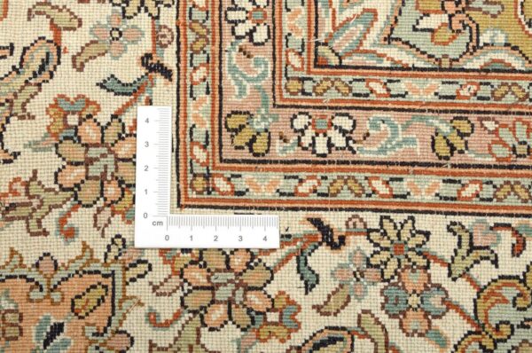 Kashmir Oriental Rug 174 × 245 cm, Silk, hand-knotted — view 3