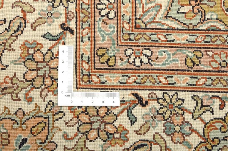 Kashmir Oriental Rug 174 × 245 cm, Silk, hand-knotted — view 3