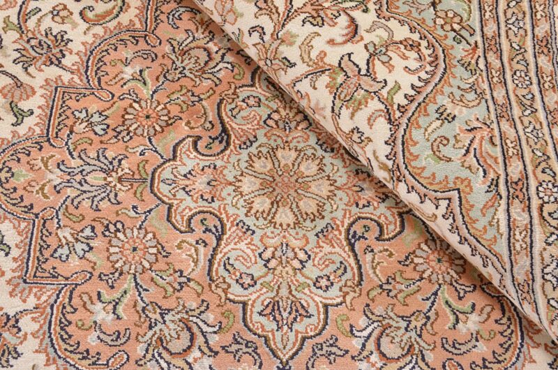 Kashmir Oriental Rug 203 × 284 cm, Silk, hand-knotted — view 5
