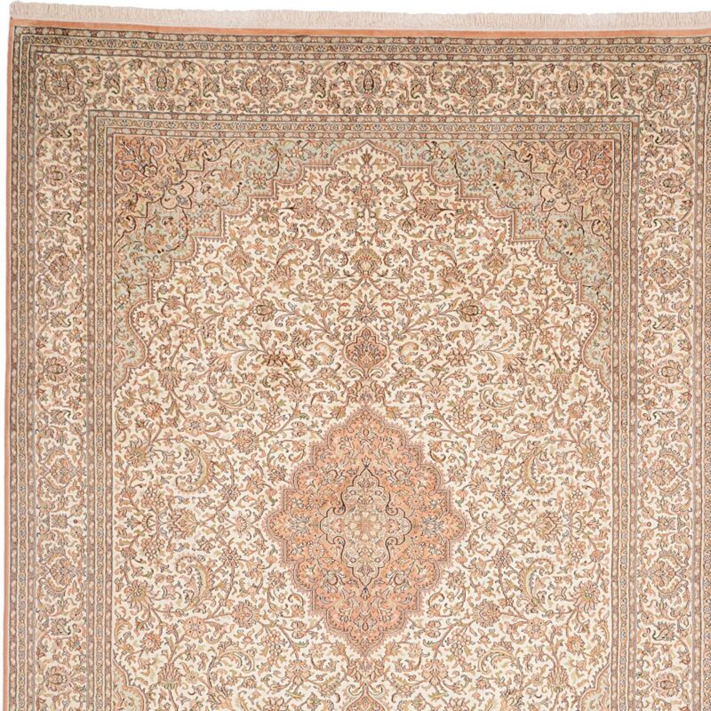 Kashmir Oriental Rug 203 × 284 cm, Silk, hand-knotted — view 7