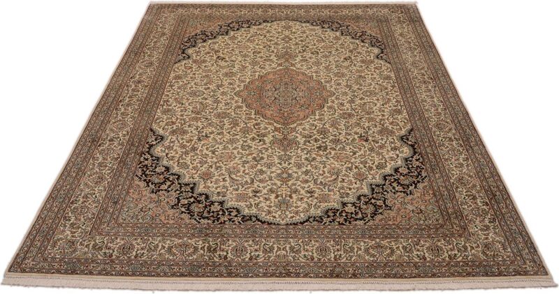 Kashmir Oriental Rug 205 × 298 cm, Silk, hand-knotted — view 2