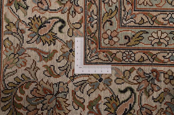 Kashmir Oriental Rug 205 × 298 cm, Silk, hand-knotted — view 3