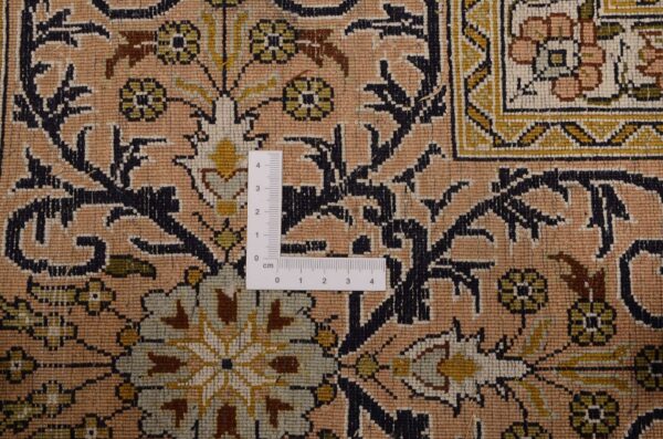 Kashmir Oriental Rug 246 × 343 cm, Silk, hand-knotted — view 3