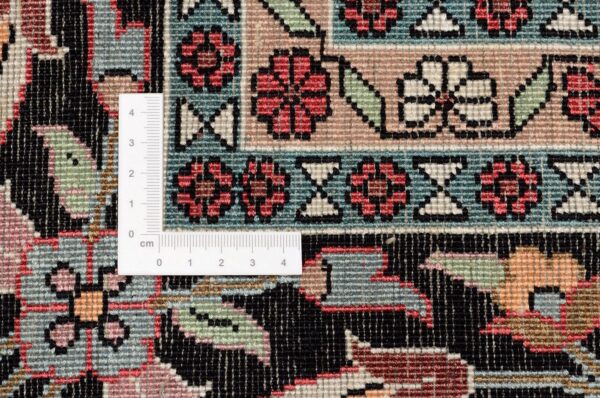 Kashmir Oriental Rug 271 × 365 cm, Silk, hand-knotted — view 3 Kashmir Oriental Rug 271 × 365 cm, Silk, hand-knotted — view 3