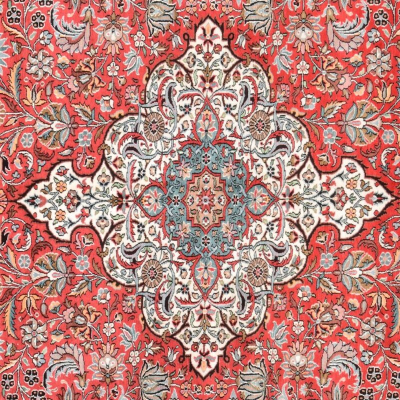 Kashmir Oriental Rug 271 × 365 cm, Silk, hand-knotted — view 4 Kashmir Oriental Rug 271 × 365 cm, Silk, hand-knotted — view 4