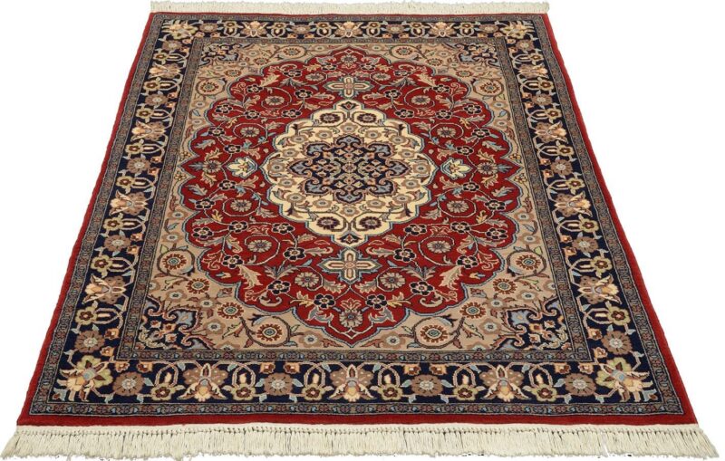 Kerman Oriental Rug 123 × 184 cm, Wool, hand-knotted — view 2 Kerman Oriental Rug 123 × 184 cm, Wool, hand-knotted — view 2