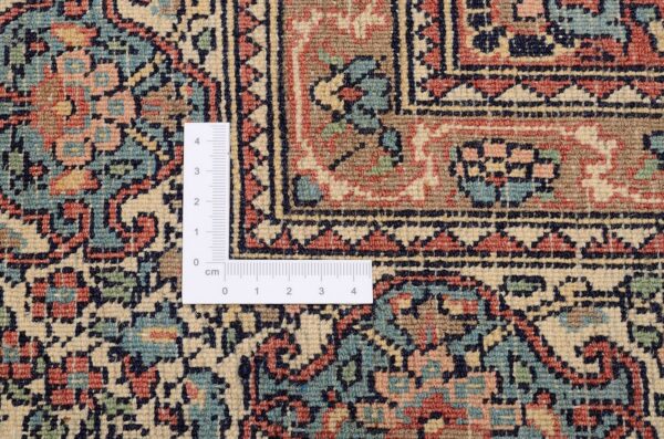 Kerman Oriental Rug 140 × 215 cm, Wool, hand-knotted, antique — view 3