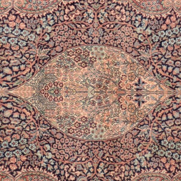 Kerman Oriental Rug 140 × 215 cm, Wool, hand-knotted, antique — view 4