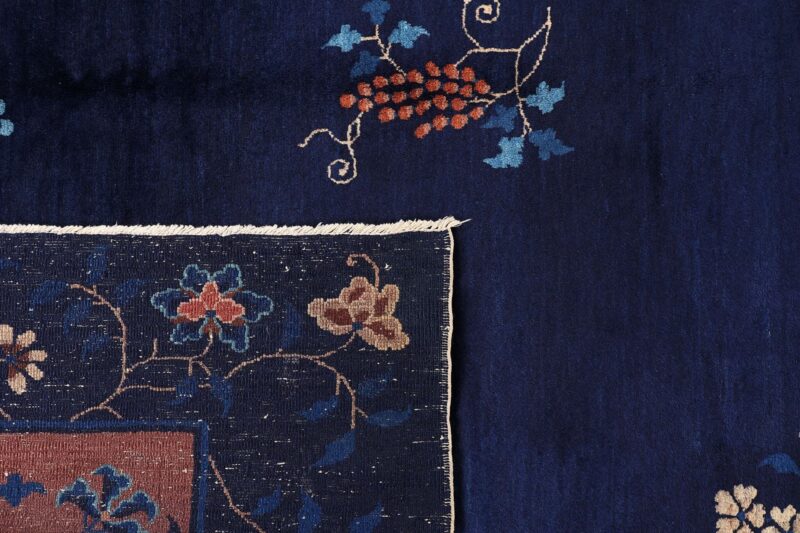 Peking Oriental Rug 370 × 440 cm, Silk, hand-knotted — view 7 Peking Oriental Rug 370 × 440 cm, Silk, hand-knotted — view 7