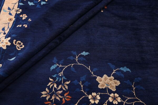 Peking Oriental Rug 370 × 440 cm, Silk, hand-knotted — view 8 Peking Oriental Rug 370 × 440 cm, Silk, hand-knotted — view 8