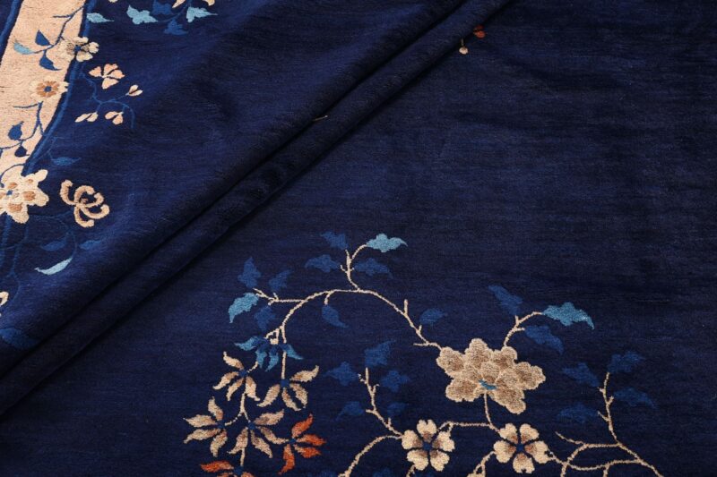 Peking Oriental Rug 370 × 440 cm, Silk, hand-knotted — view 8 Peking Oriental Rug 370 × 440 cm, Silk, hand-knotted — view 8