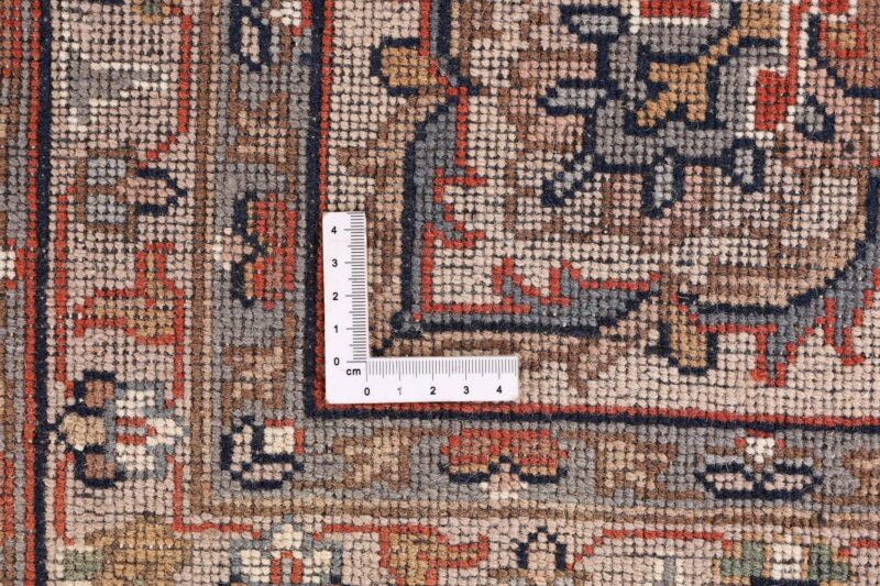 Tabriz Oriental Rug 300 × 400 cm, Wool, hand-knotted — view 9 Tabriz Oriental Rug 300 × 400 cm, Wool, hand-knotted — view 9