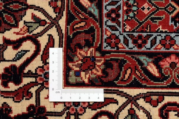 Bijar Persian Rug 208 × 214 cm, Wool and Silk, hand-knotted — view 3 Bijar Persian Rug 208 × 214 cm, Wool and Silk, hand-knotted — view 3