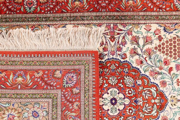 Qom Persian Rug 100 × 151 cm, Silk, hand-knotted — view 7