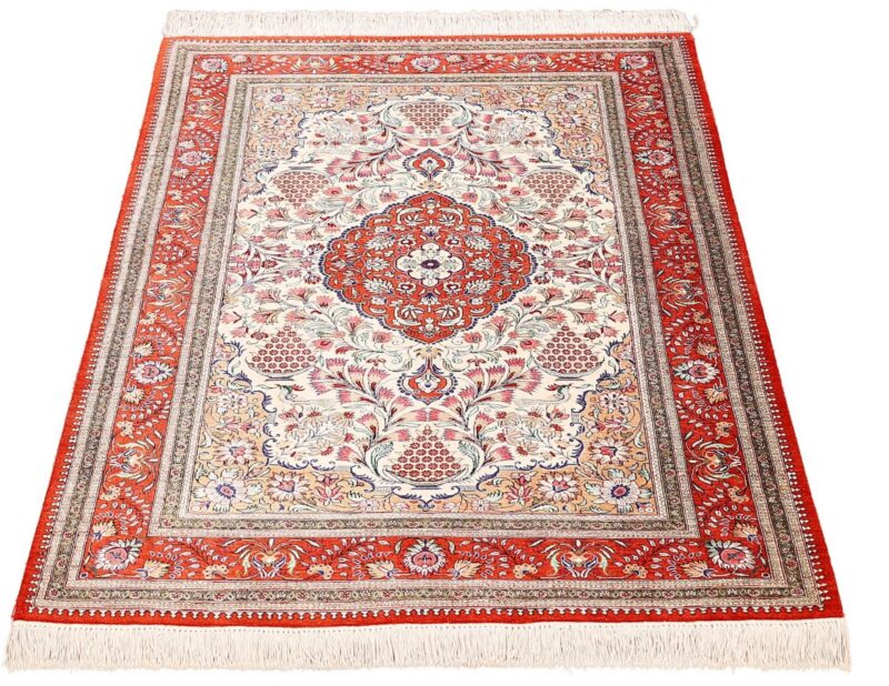 Qom Persian Rug 100 × 151 cm, Silk, hand-knotted — view 2