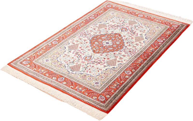 Qom Persian Rug 100 × 151 cm, Silk, hand-knotted — view 3