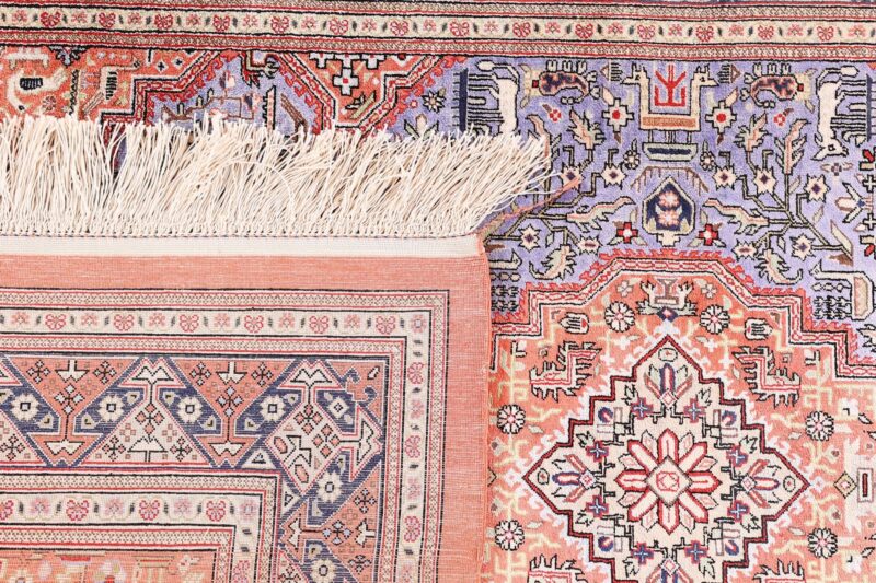 Qom Persian Rug 100 × 154 cm, Silk, hand-knotted — view 7