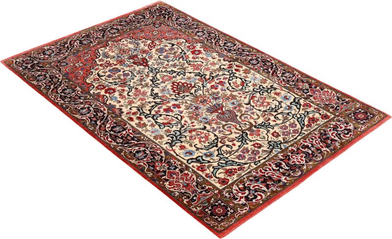 Qom Persian Rug 102 × 156 cm, Silk, hand-knotted — view 4