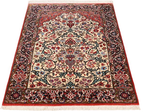 Qom Persian Rug 102 × 156 cm, Silk, hand-knotted — view 2