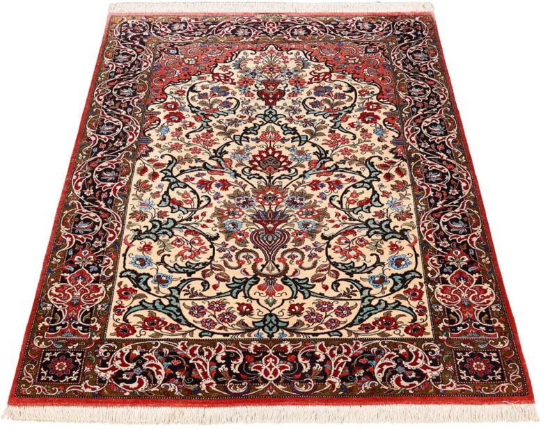Qom Persian Rug 102 × 156 cm, Silk, hand-knotted — view 2