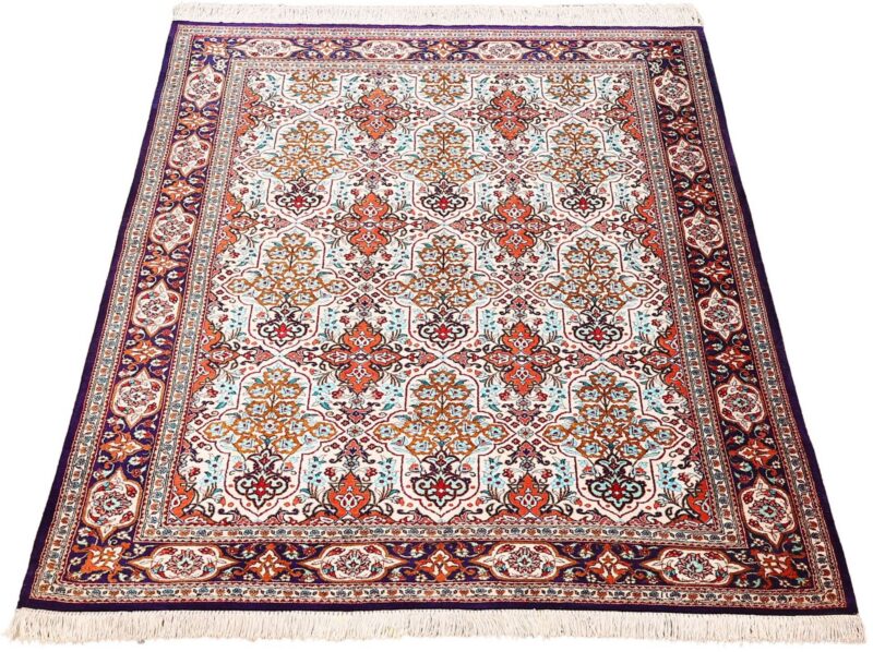 Qom Persian Rug 104 × 149 cm, Silk, hand-knotted — view 2