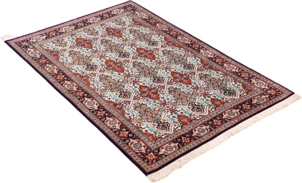 Qom Persian Rug 104 × 149 cm, Silk, hand-knotted — view 4