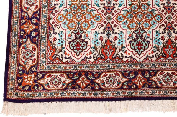 Qom Persian Rug 104 × 149 cm, Silk, hand-knotted — view 5