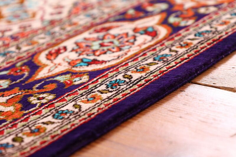 Qom Persian Rug 104 × 149 cm, Silk, hand-knotted — view 6