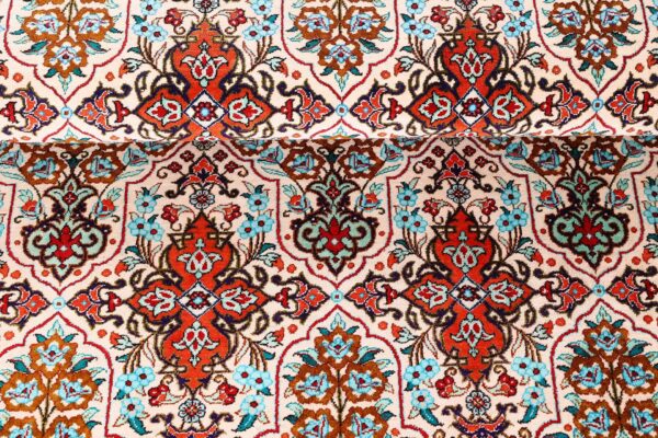 Qom Persian Rug 104 × 149 cm, Silk, hand-knotted — view 8