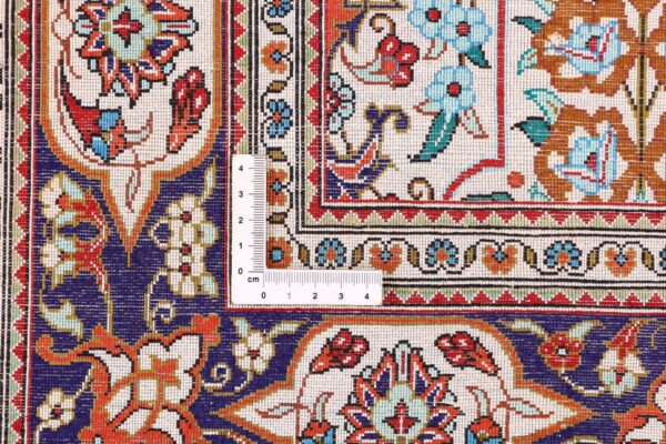 Qom Persian Rug 104 × 149 cm, Silk, hand-knotted — view 9