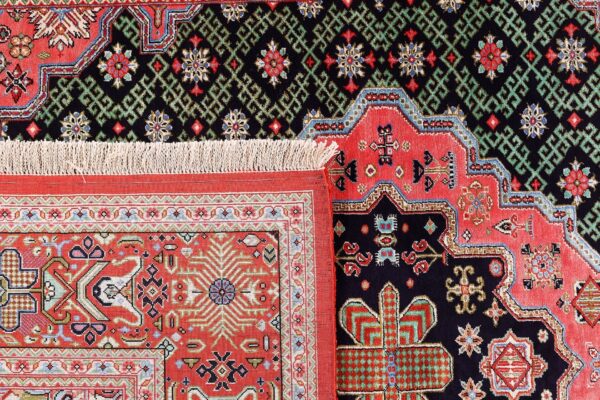 Qom Persian Rug 105 × 152 cm, Silk, hand-knotted — view 7